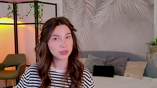 Marie Diaze online show from 07-18-26, 05:11