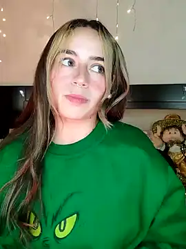 Snapshot of Natalia_Suarez chatting on 12-31-24, 03:55 Natalia Suarez online show from 12-31-24, 03:55