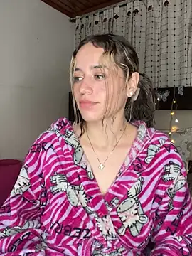 Snapshot of Natalia_Suarez chatting on 03-07-25, 10:02 Natalia Suarez online show from 03-07-25, 10:02