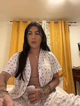Snapshot of missdirtyhot_ chatting on 10-16-25, 05:25 missdirtyhot online show from 10-16-25, 05:25