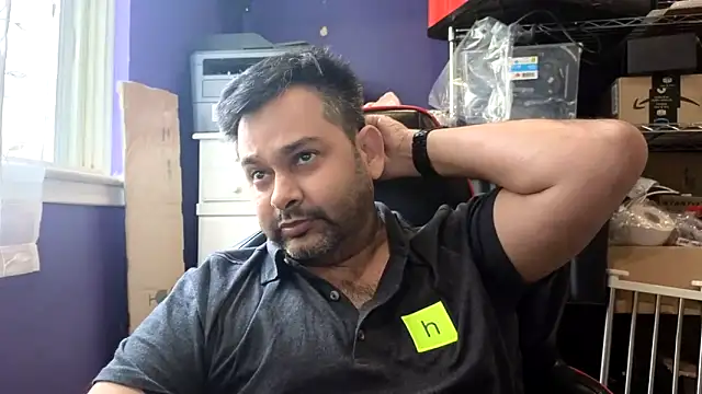 Snapshot of Sakhtlaundaz chatting on 04-30-26, 02:01 Sakhtlaundaz online show from 04-30-26, 02:01