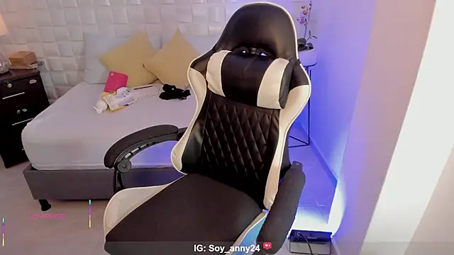 anny rouse24 online show from 02-15-26, 02:19