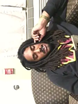 Snapshot of BD2LONG chatting on 04-23-26, 06:25 BD2LONG online show from 04-23-26, 06:25