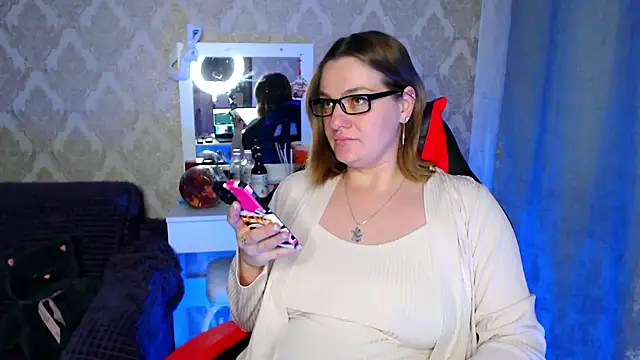 Snapshot of EndlessLustX chatting on 02-18-25, 01:32 EndlessLustX online show from 02-18-25, 01:32