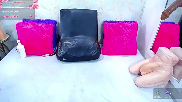 YHENDELYN STONE online show from 01-07-26, 09:06