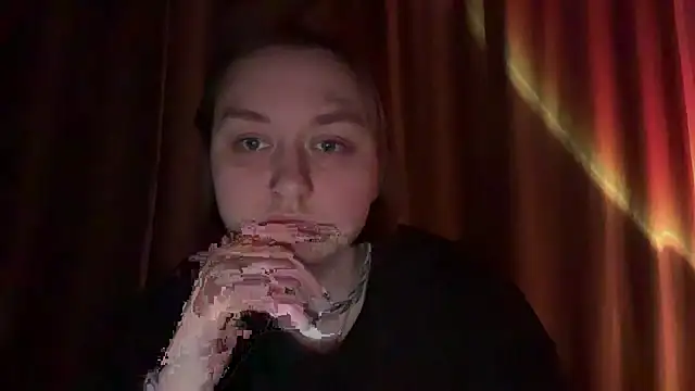 Snapshot of Isabel-Bailey chatting on 05-08-26, 10:04 Isabel-Bailey online show from 05-08-26, 10:04