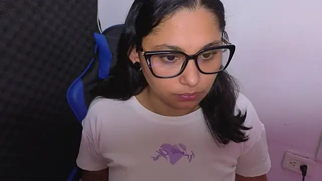 Cuteprincess21 online show from 04-02-26, 07:44