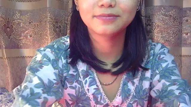 Snapshot of cute_sapna chatting on 11-08-25, 08:18 cute sapna online show from 11-08-25, 08:18