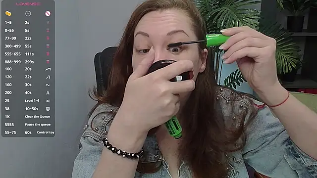 CutieGinger online show from 10-30-25, 08:09