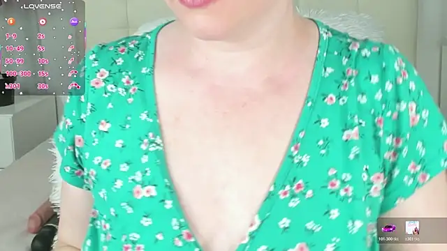 Snapshot of CutieGinger chatting on 04-23-26, 06:14 CutieGinger online show from 04-23-26, 06:14