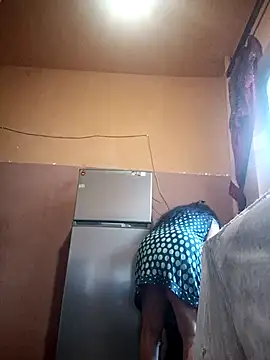 Lovely Lori online show from 11-16-25, 05:24