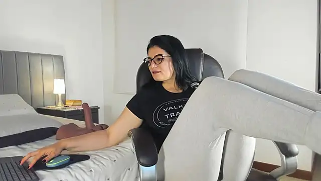 adriana71 online show from 04-11-26, 02:05