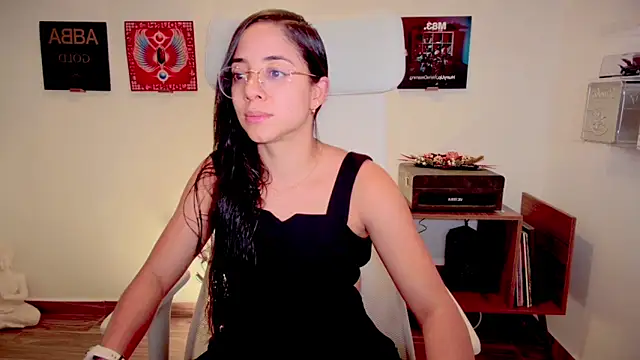 adriana  sosa  online show from 12-04-24, 11:35