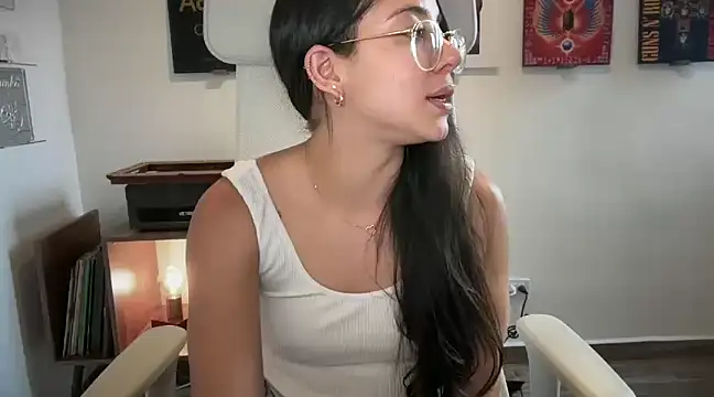 adriana  sosa  online show from 02-16-25, 09:27