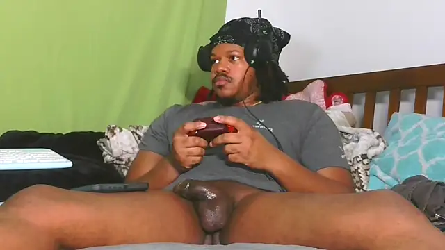 Carolinayoungin online show from 11-17-25, 12:16