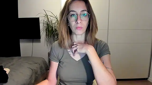 DesireMore90 online show from 12-18-24, 07:30