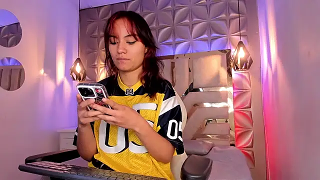 Snapshot of nahia_low chatting on 02-17-25, 09:24 nahia low online show from 02-17-25, 09:24