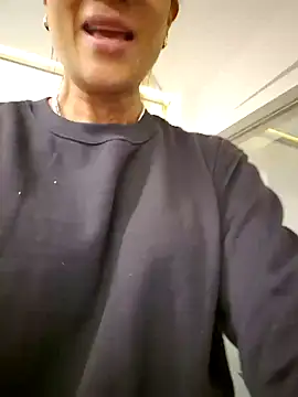 Snapshot of Allana_Squirt chatting on 02-02-25, 08:19 Allana Squirt online show from 02-02-25, 08:19