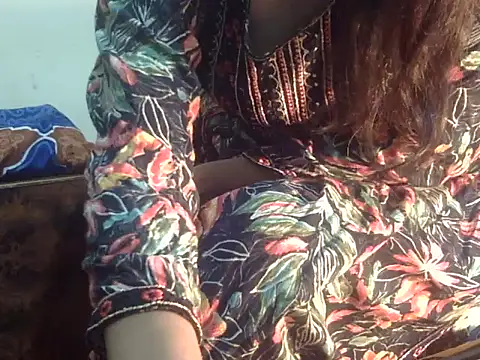 Snapshot of Lusty_Wife1 chatting on 12-19-24, 12:34 Lusty Wife1 online show from 12-19-24, 12:34