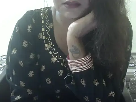 Snapshot of Lusty_Wife1 chatting on 09-16-25, 09:21 Lusty Wife1 online show from 09-16-25, 09:21