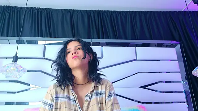 Iris Ross  online show from 03-11-25, 11:23