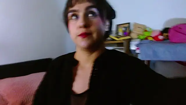 Snapshot of collette_beaufoy_ chatting on 06-11-26, 05:05 collette beaufoy online show from 06-11-26, 05:05