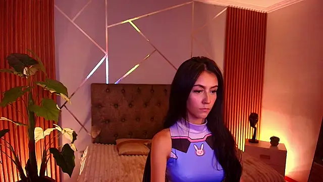 Coralinnee  online show from 03-20-26, 03:33