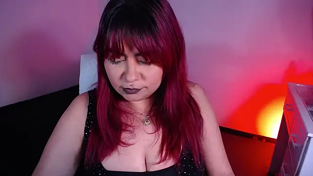 Snapshot of bad_scarlett1 chatting on 10-21-25, 12:55 bad scarlett1 online show from 10-21-25, 12:55