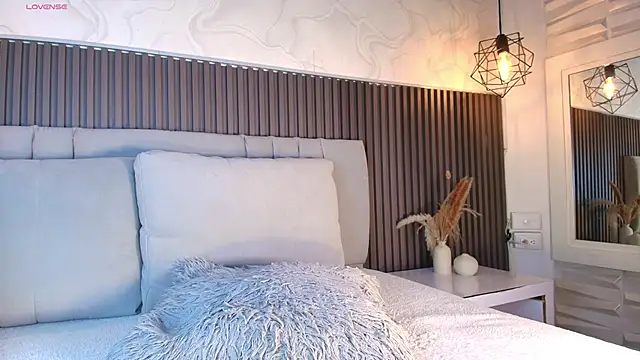 SHANONCLARK online show from 02-18-26, 07:10