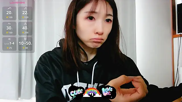 Love me Eri  online show from 11-10-25, 01:04