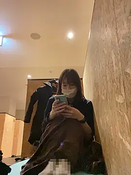 Love me Eri  online show from 12-14-25, 10:20