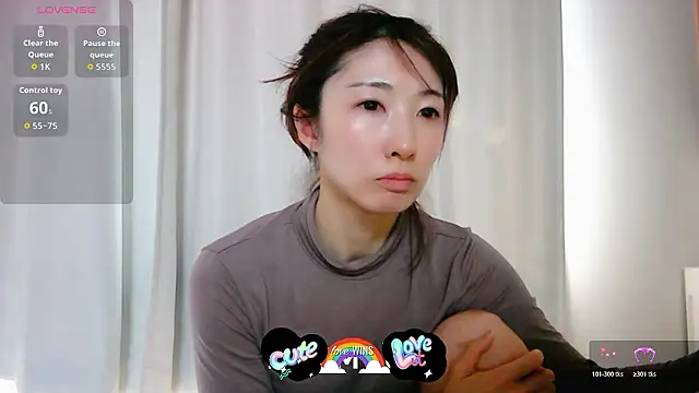 Snapshot of Love_me_Eri_ chatting on 05-16-26, 05:26 Love me Eri online show from 05-16-26, 05:26