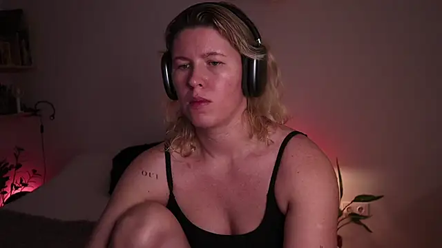 moonamii online show from 10-29-25, 12:40