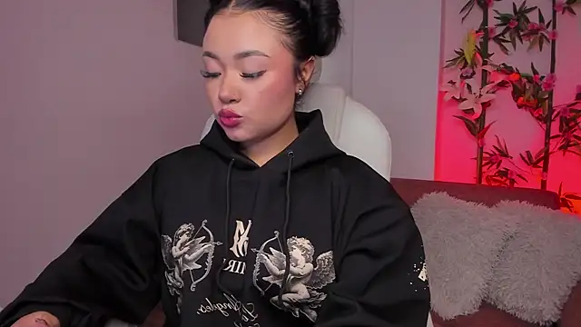 Lulu Sakura  online show from 01-30-25, 02:49