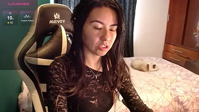 alice middlee online show from 06-22-26, 03:53
