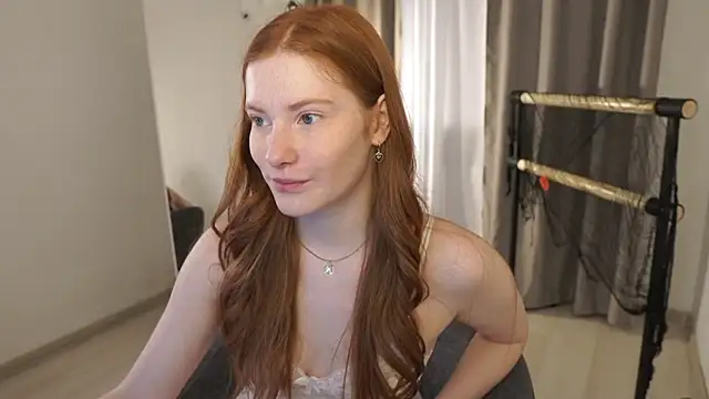 Snapshot of FiaMoor chatting on 11-01-25, 10:50 FiaMoor online show from 11-01-25, 10:50