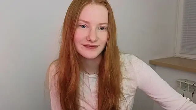 Snapshot of FiaMoor chatting on 11-13-25, 04:17 FiaMoor online show from 11-13-25, 04:17