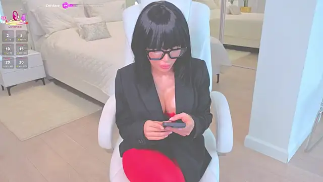 Snapshot of wowEva chatting on 09-25-25, 08:18 wowEva online show from 09-25-25, 08:18