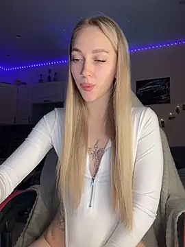 Good  Girl  online show from 09-21-25, 04:41