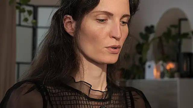 yulladao online show from 10-23-25, 03:44