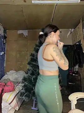 Jess honey online show from 12-17-24, 01:27