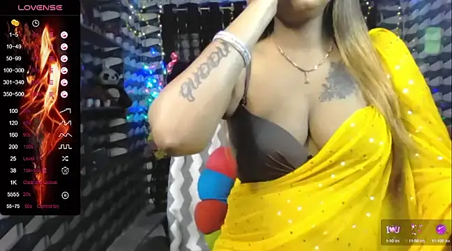 Snapshot of Hotty_Navyaa chatting on 01-20-25, 03:26 Hotty Navyaa online show from 01-20-25, 03:26