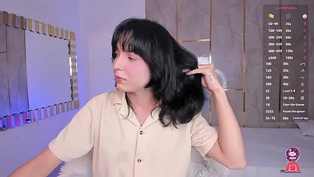 Jiggly   online show from 03-25-26, 04:51