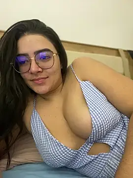 Snapshot of Lia_flowers chatting on 01-01-25, 10:00 Lia flowers online show from 01-01-25, 10:00