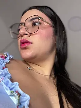 Snapshot of Lia_flowers chatting on 01-19-25, 10:39 Lia flowers online show from 01-19-25, 10:39