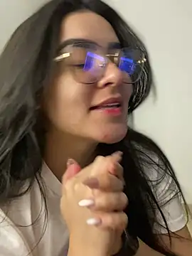 Snapshot of Lia_flowers chatting on 01-21-25, 06:55 Lia flowers online show from 01-21-25, 06:55