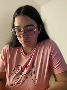 Snapshot of Lia_flowers chatting on 01-27-25, 04:41 Lia flowers online show from 01-27-25, 04:41
