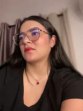 Snapshot of Lia_flowers chatting on 02-08-25, 11:24 Lia flowers online show from 02-08-25, 11:24