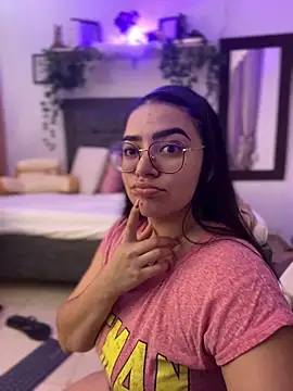 Snapshot of Lia_flowers chatting on 02-10-25, 11:34 Lia flowers online show from 02-10-25, 11:34