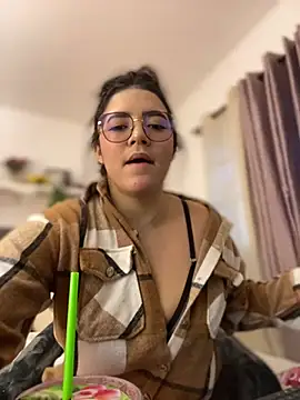 Snapshot of Lia_flowers chatting on 02-17-25, 11:09 Lia flowers online show from 02-17-25, 11:09